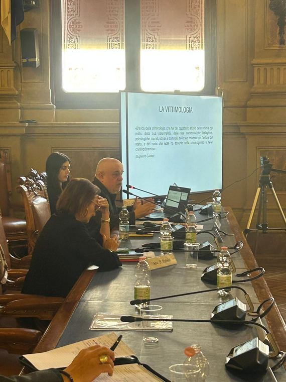 Session on victimology in the Sala Consiliare